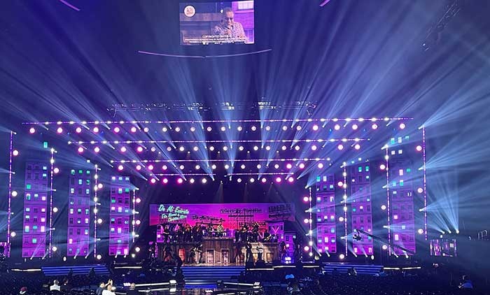 Tom Kenny, Felix Peralta and David Convertino Create Latin Grammy Looks with Chauvet Professional and 4Wall