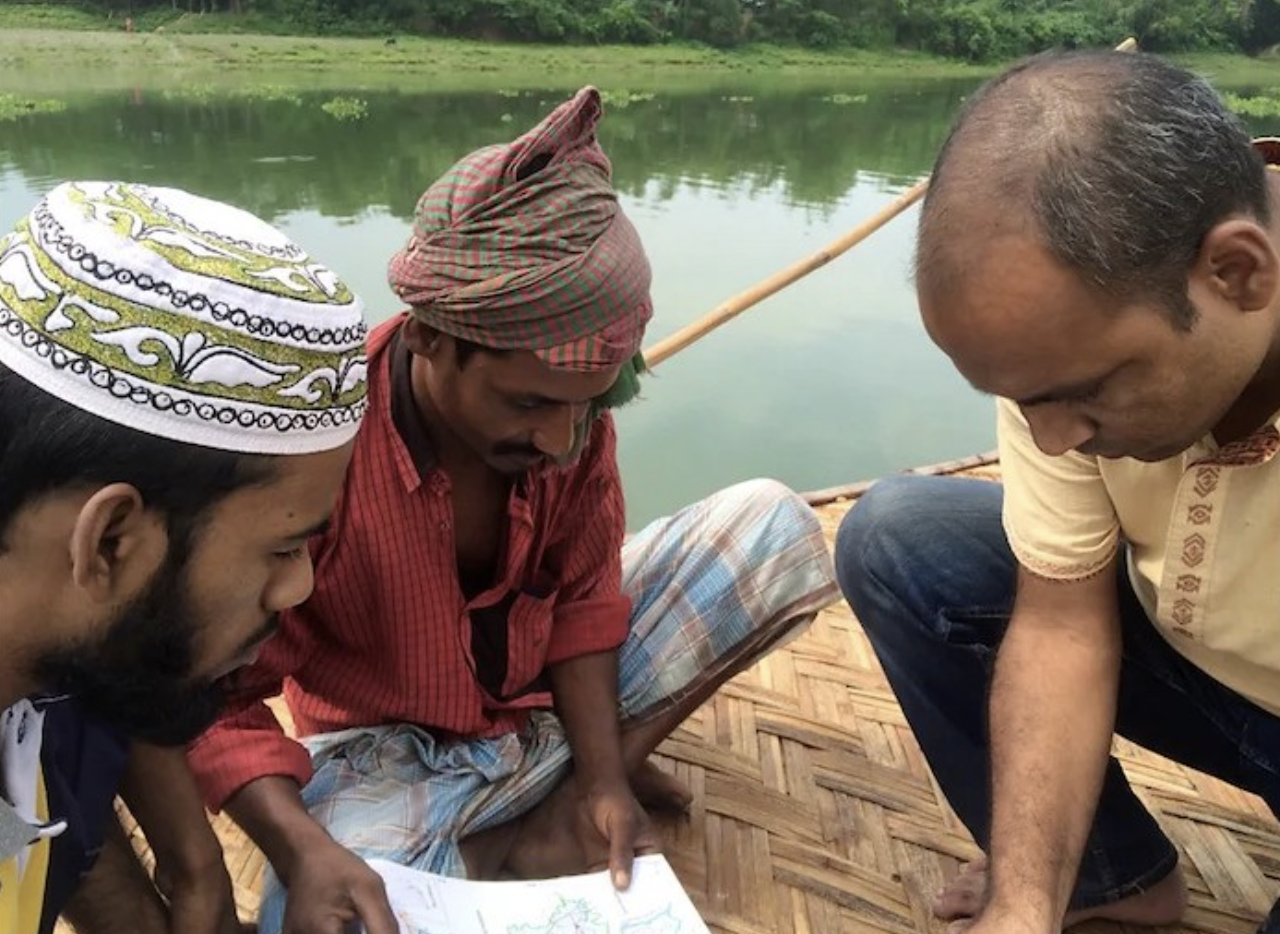 The team at Bengal Muslin enlisted the help of local villagers during the search for the lost plant (Credit: Drik/ Bengal Muslin)