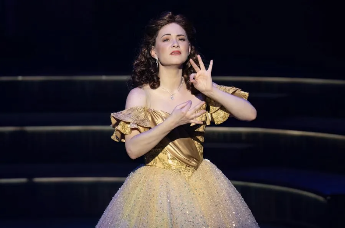 Sandra Mae Frank in “Cinderella” at Deaf Austin Theatre. (Photo by Suzanne Cordeiro)